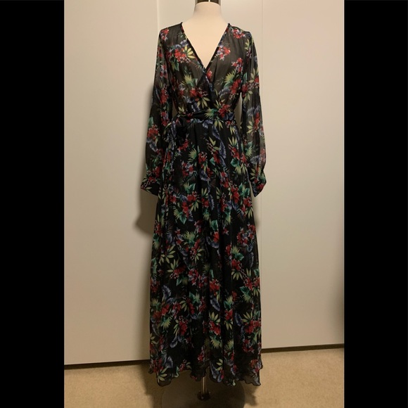 Spy zone exchange dress - Picture 1 of 3